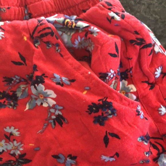 Womens shorts - Picture 2 of 3